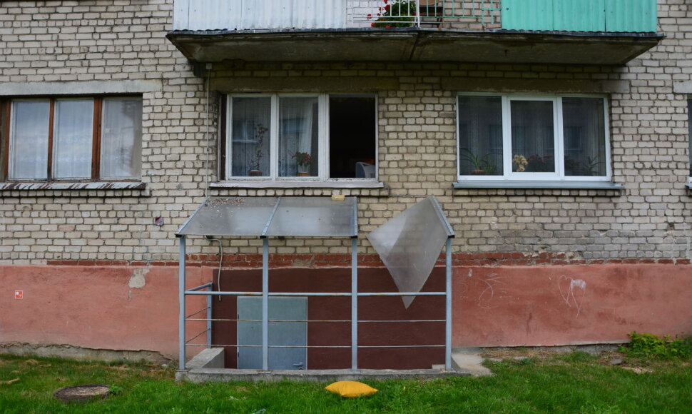 Žuvo pro langą i&scaron;kritusi Lazdijų gyventoja