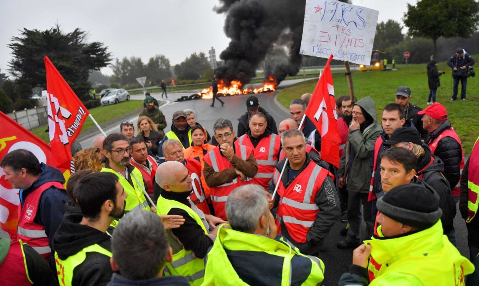 Prancūzijoje protestuoja sunkvežimių vairuotojai
