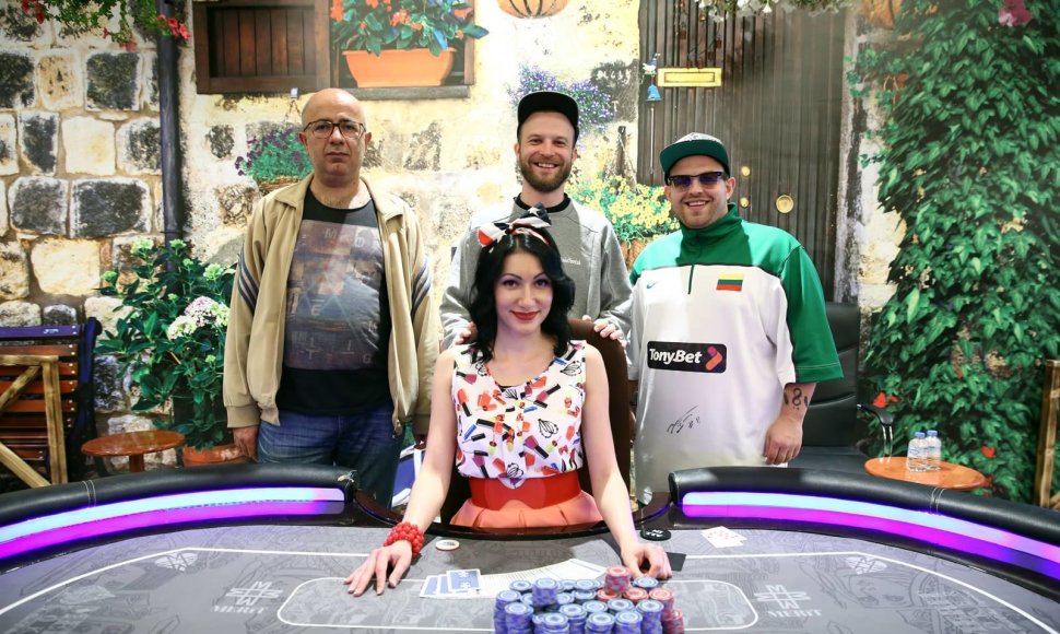 Aleksandras Rusinovas (centre) ir Vytautas Milbutas (dešinėje) / meritpoker.com nuotr.