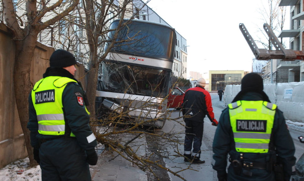 Autobuso avarija ties Mindaugo ir Punsko gatvių sankryža, Vilniuje