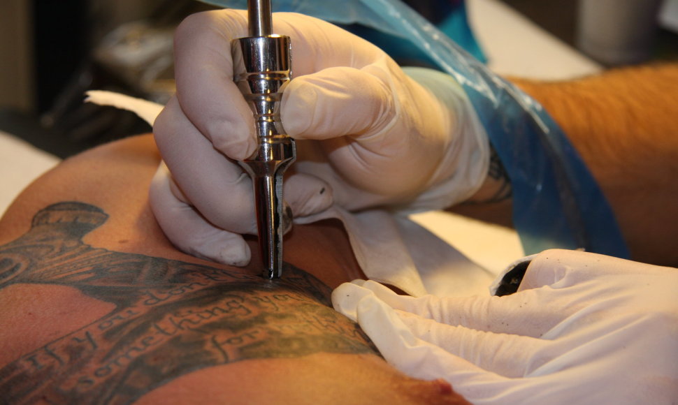 Tatuiruotės darymo procesas