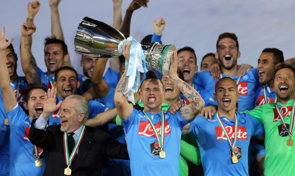 „Napoli“ ekipa iškovojo Italijos supertaurę
