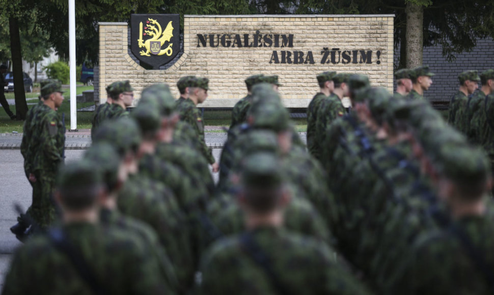 Nuolatinės privalomosios pradinės karo tarnybos karių priesaikos ceremonija Dragūnų batalione