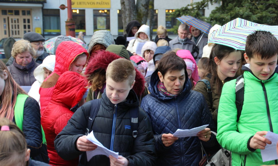 Naujas Lietuvos rekordas – lietuvių klasikę vienu metu skaitė 520 žmonių