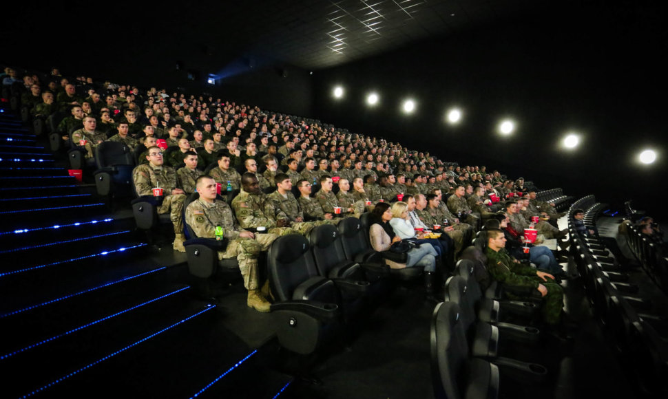 Tradicinis seansas su kariuomene – „Diunkerkas“ ir šimtai karių