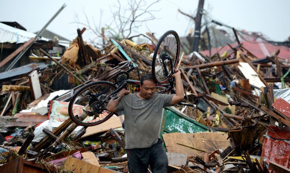 Filipinų Taklobano miestas, nusiaubtas taifūno Haiyan