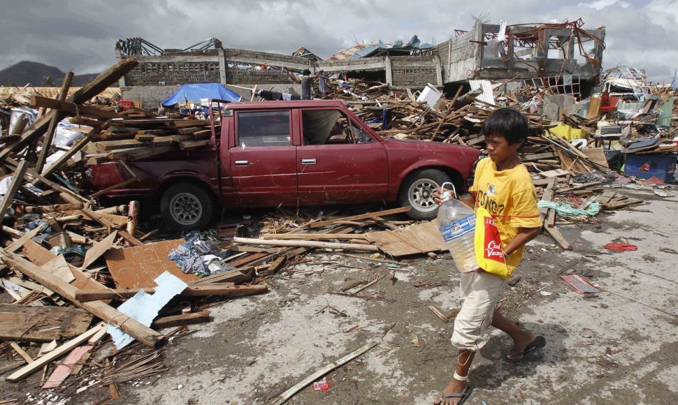 Filipinų Taklobano miestas, nusiaubtas taifūno Haiyan