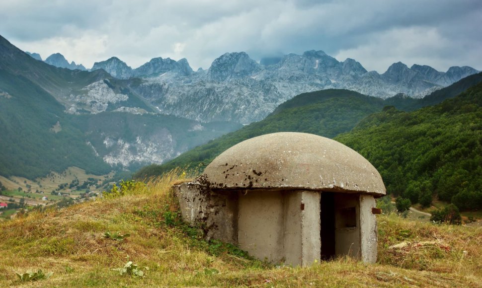 Bunkeris Albanijos kalnuose