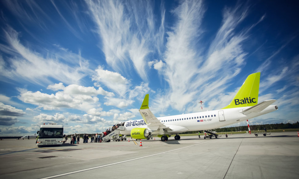 „airBaltic“ pristatė naujas 2018 m. vasaros kryptis – jos kaip niekada malonios atostogautojams