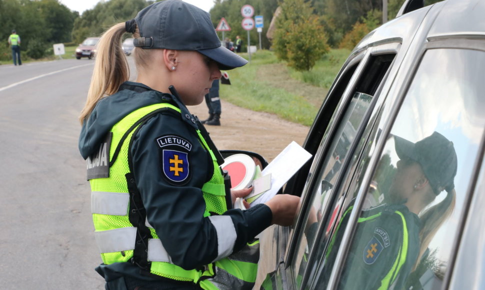 Klaipėdos pareigūnai reido metu patikrino šimtus transporto priemonių.