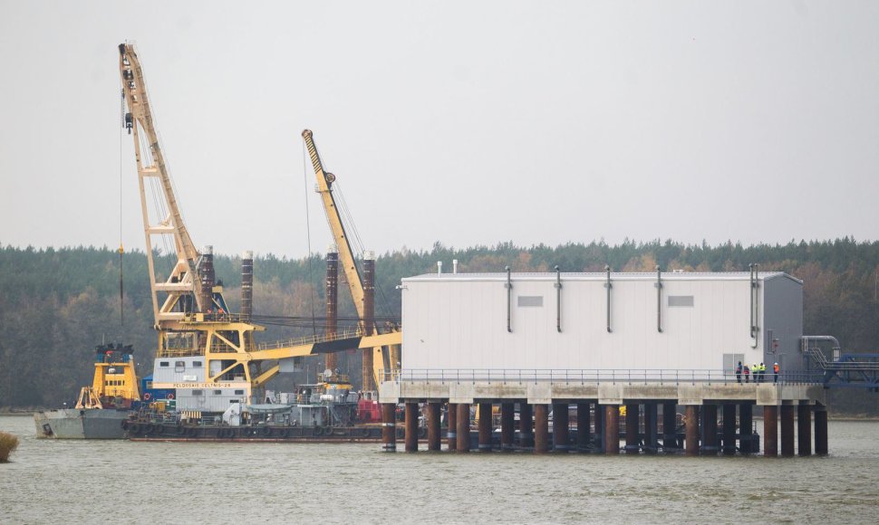 Klaipėdos uosto kanalą įveikęs „Independence“ prišvartuotas SGD terminale.