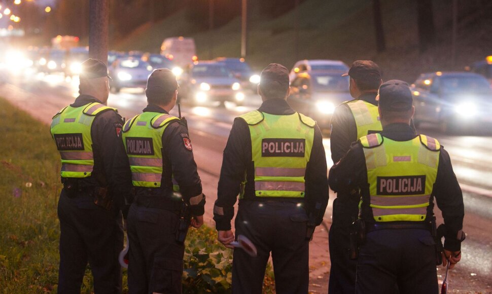 Vilniaus policija gaudė A juostą užimančius automobilių vairuotojus