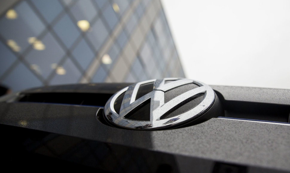 Vilniaus miesto savivaldybė nusipirko tris Volkswagen e-up automobilius