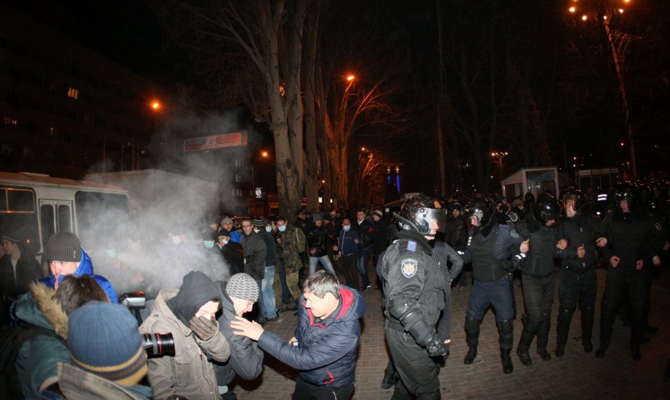 Protestuotojų susirėmimas Donecke
