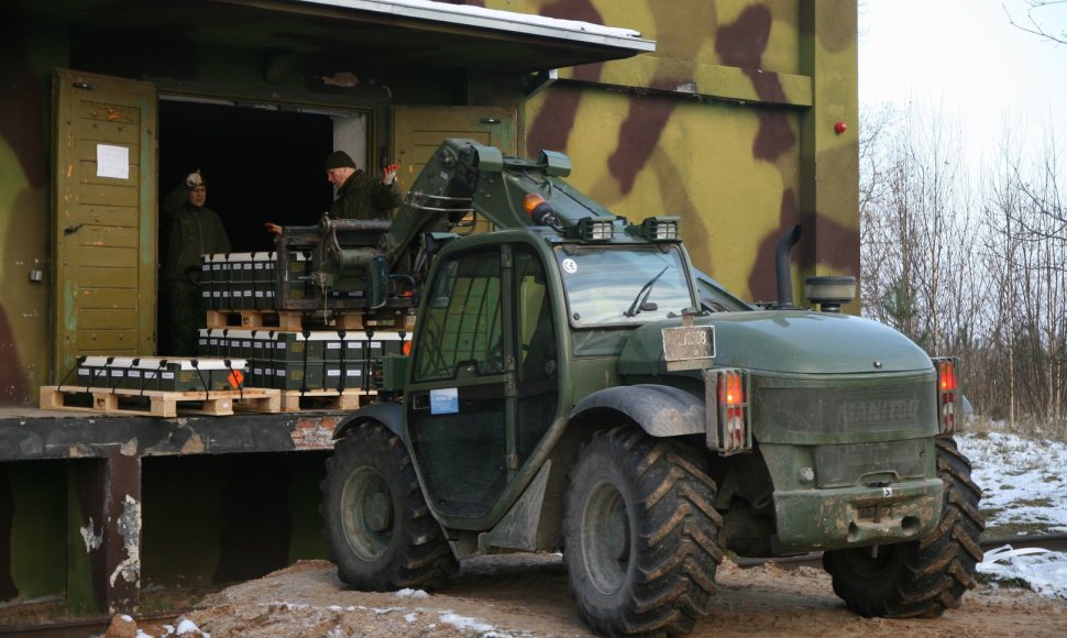 Lapkričio pabaigoje Lietuvos kariuomenės arsenalą Linkaičiuose pasiekė jau trečioji  2014 m. Lietuvos  pagamintų automatiniam šautuvui G36 skirtų 5,56x45 mm šovinių partija.