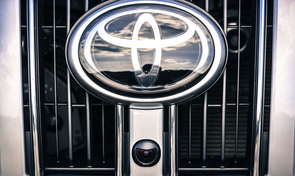 Atnaujintas „Toyota Land Cruiser“
