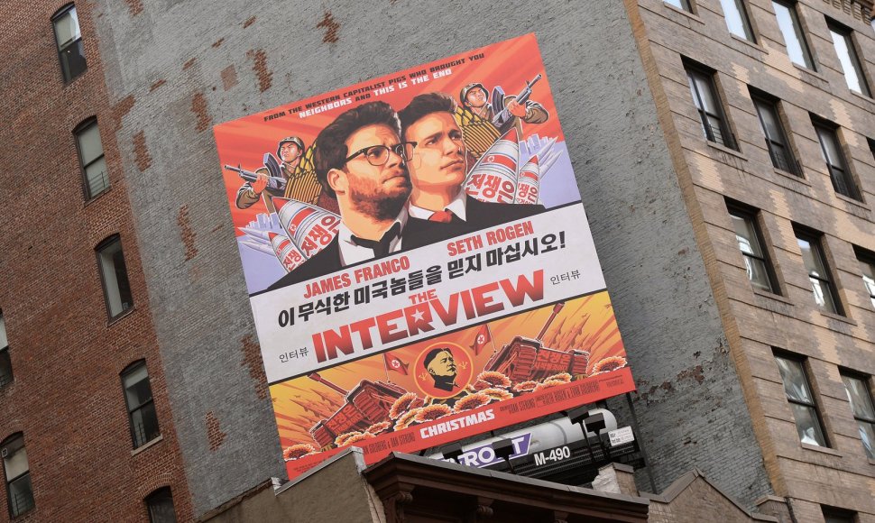 Filmo „Interviu“ apie pasikėsinimą į Kim Jong Uną plakatas