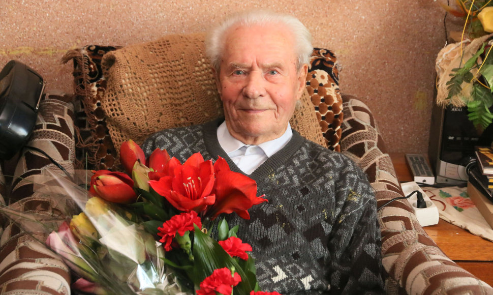 Vilijampolėje gyvenantis Antanas Simonavičius, švenčiantis 100 metų jubiliejų