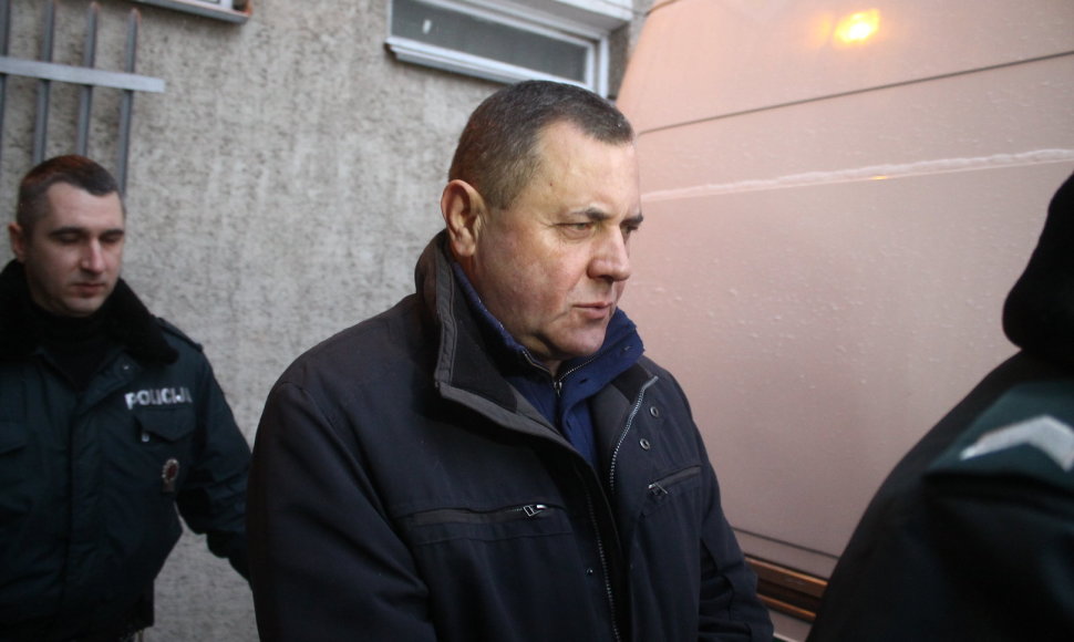 Ivanas Dorošas atvestas į teismą