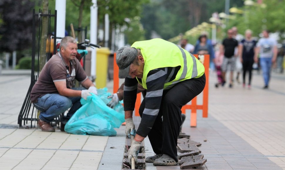 Palanga valo lietaus kanalizaciją – ruošiasi liūčiai