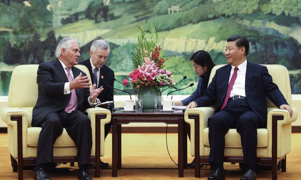 R.Tillersonas ir Xi Jinpingas susitikimo metu
