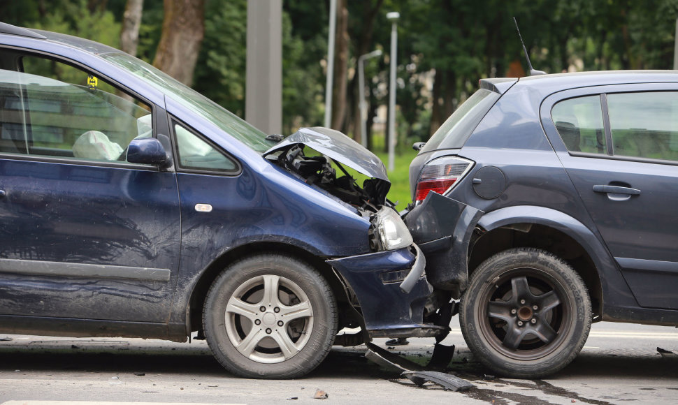 Kauno centre – keturių automobilių avarija