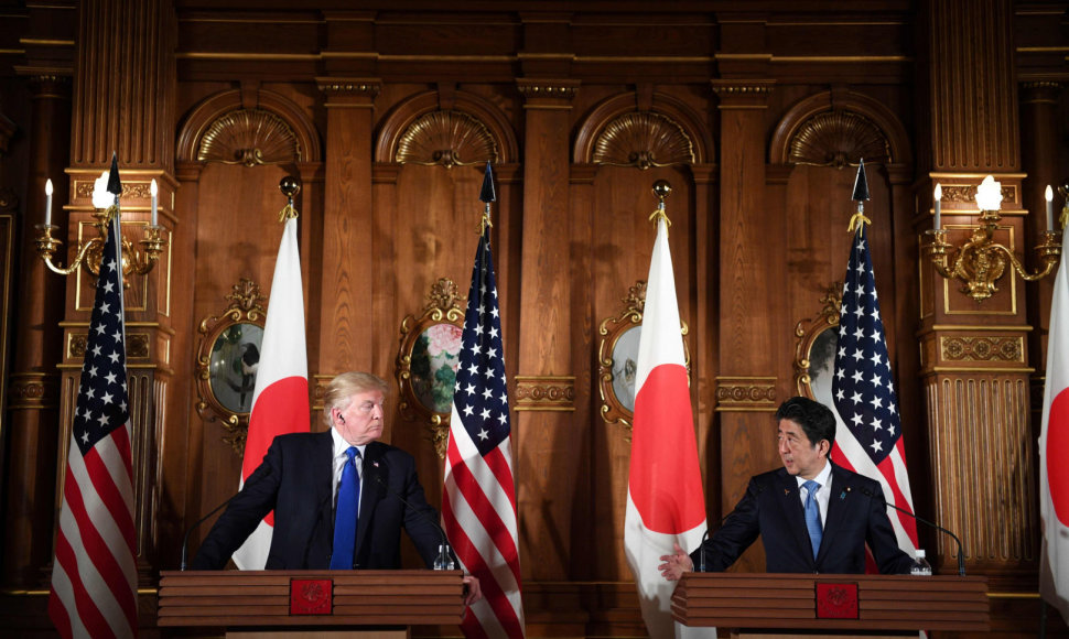 Donaldas Trumpas ir Shinzo Abe