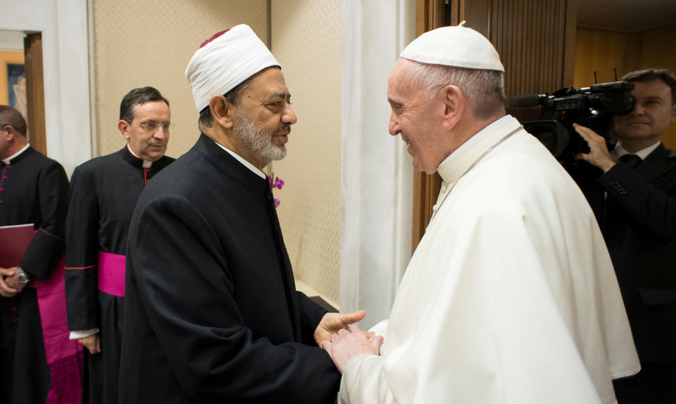 Ahmedas al Tayebas ir Popiežius Pranciškus