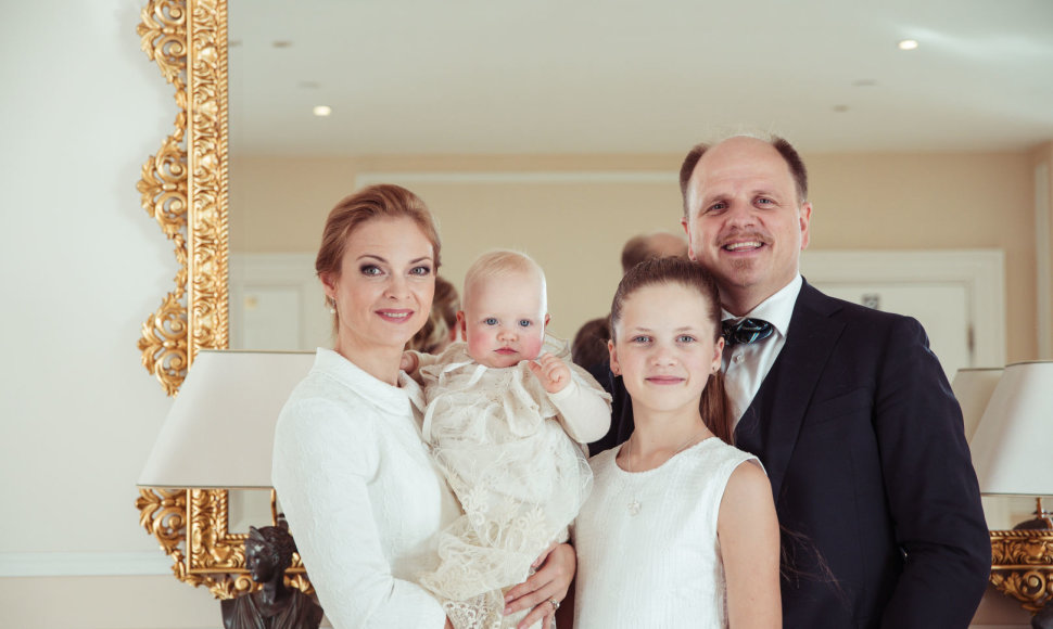 Kristina Zmailaitė ir Edmundas Seilius su dukromis