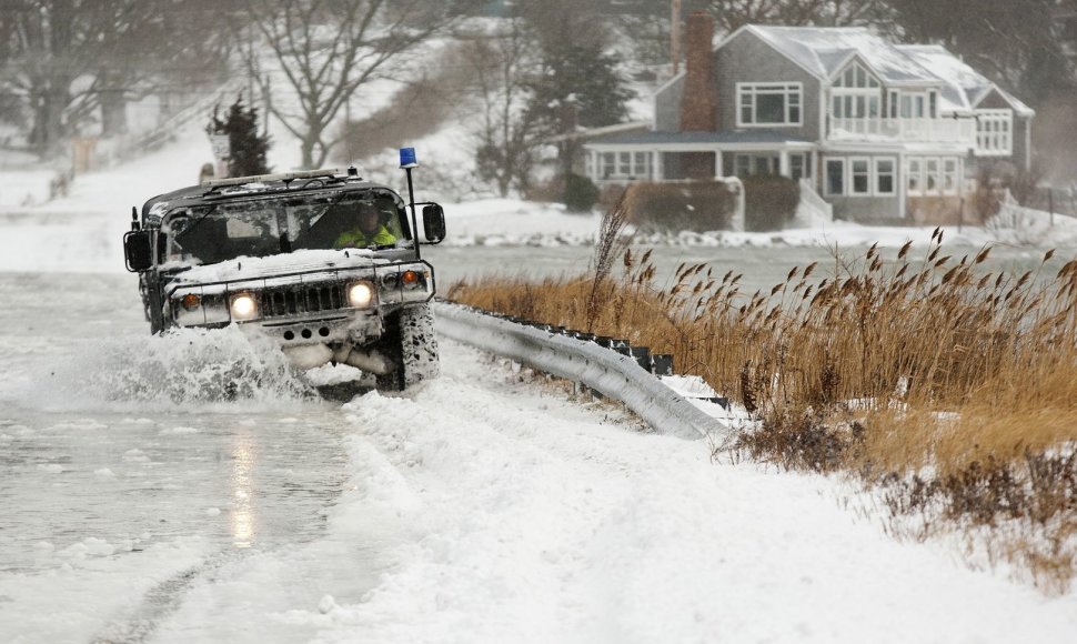 21 JAV valstiją užgriuvo sniego audra 2014 m. sausio 04 d. 