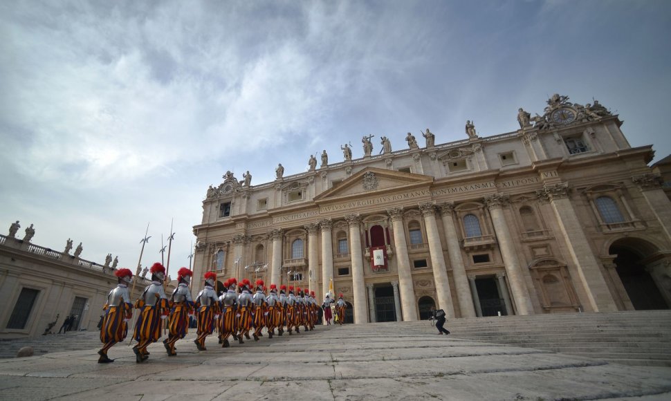 Pirmoji popiežiaus Pranciškaus kalėdinė kalba „Urbi et Orbi“ 