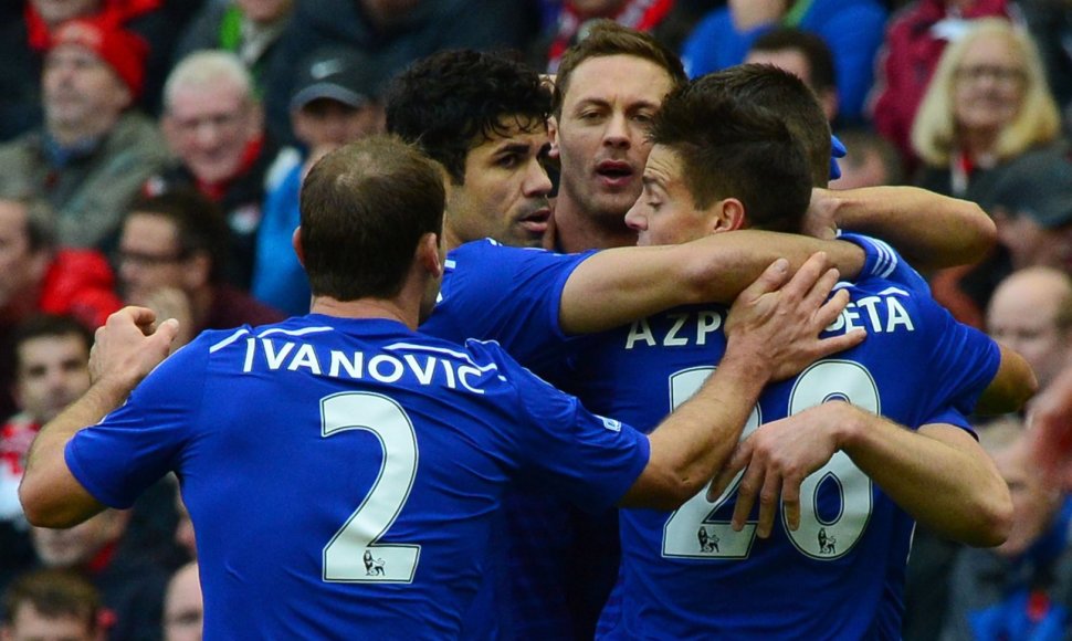 „Chelsea“ žaidėjai džiaugiasi įmuštu įvarčiu