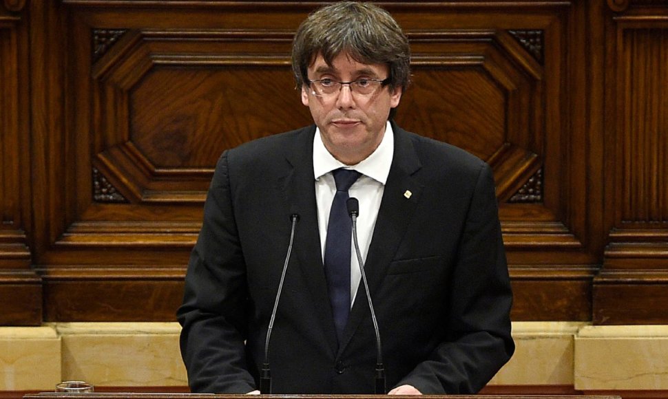 Carlesas Puigdemontas Katalonijos parlamente
