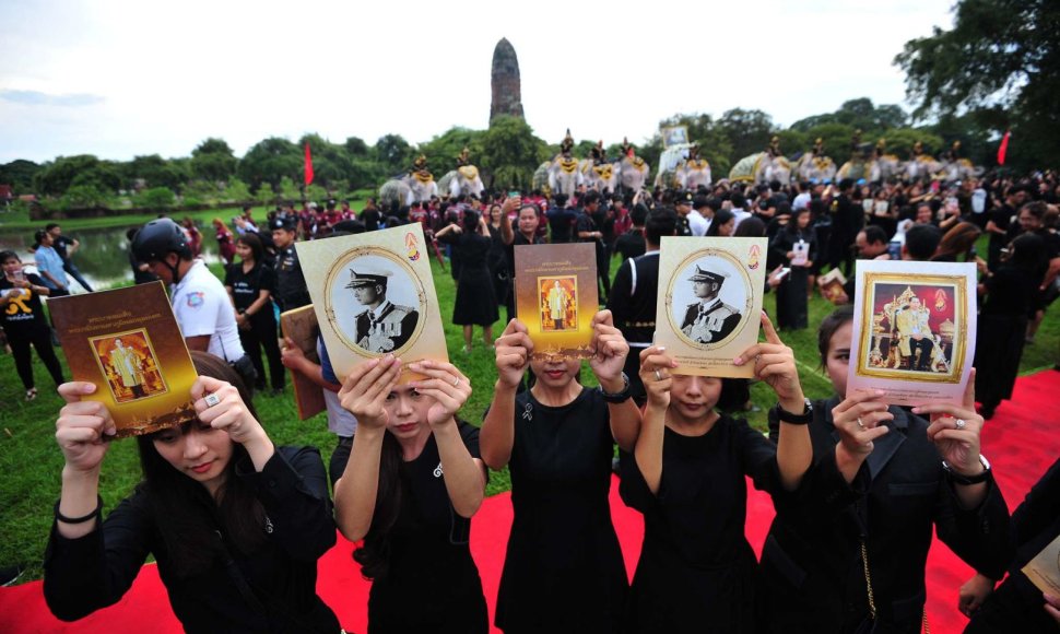 Tailandas mini karaliaus Bhumibolo Adulyadejo mirties metines