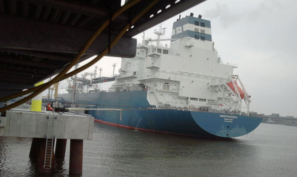 Klaipėdos uostas oficialiai perdavė SGD krantinės valdymą bendrovei "Klaipėdos nafta"