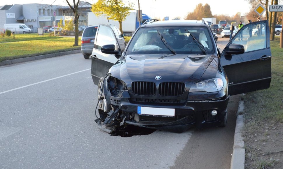 BMW ir „Passat“ avarija Šiauliuose