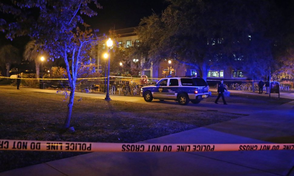 Floridos universitėte per šaudynės sužeisti trys žmonės