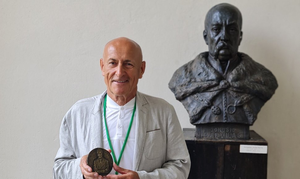 Edmundui Ganusauskui įteiktas Antano Macijausko medalis