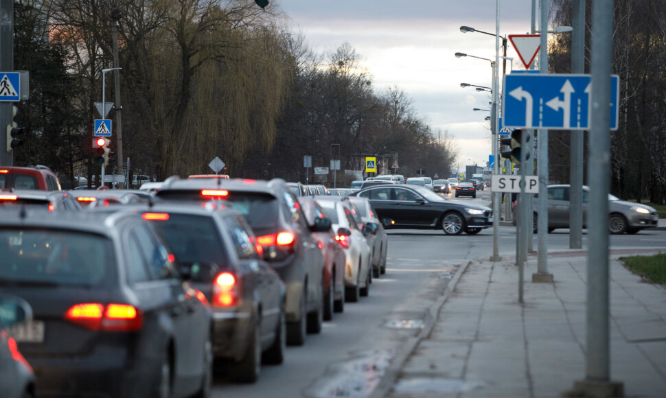 Europos prospekto ir Veiverių gatvės sankryža