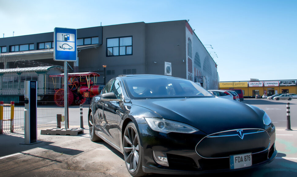 Elektromobilių įkrovimo stotelė