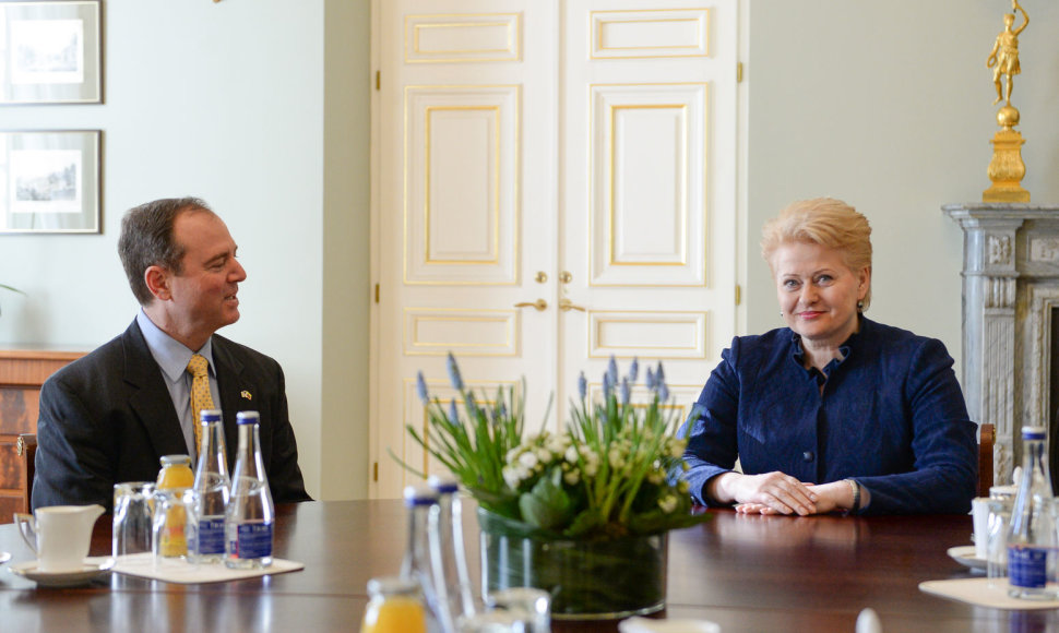 Dalia Grybauskaitė su Adamu Schiffu