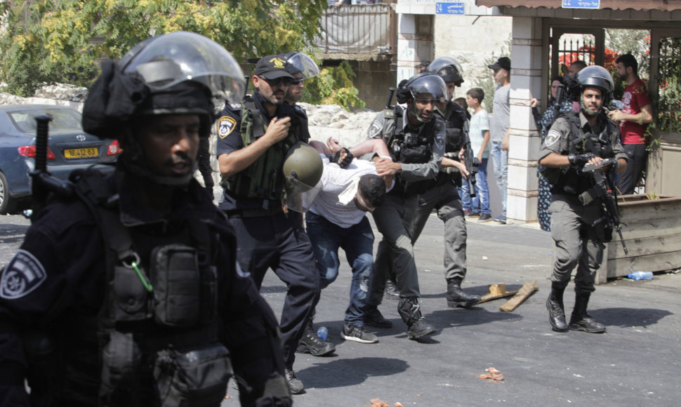 Jeruzalėje policija sulaiko palestinietį 