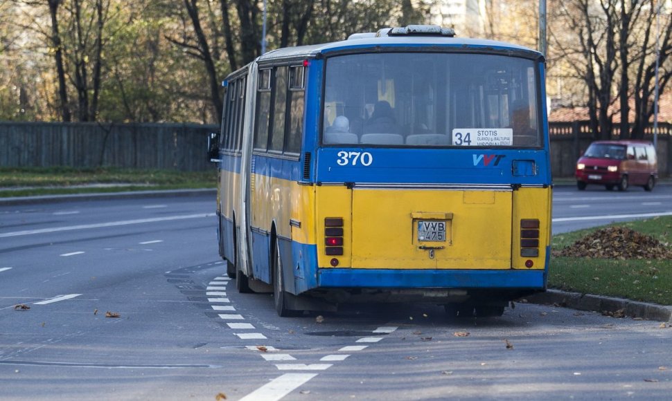 Vilniaus gatvėse padaugėjo viešajam transportui skirtų eismo juostų.