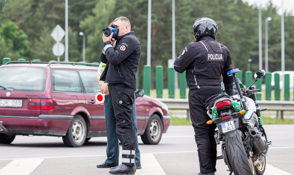 Kelių policijos reidas, nukreiptas prieš greičio mėgėjus