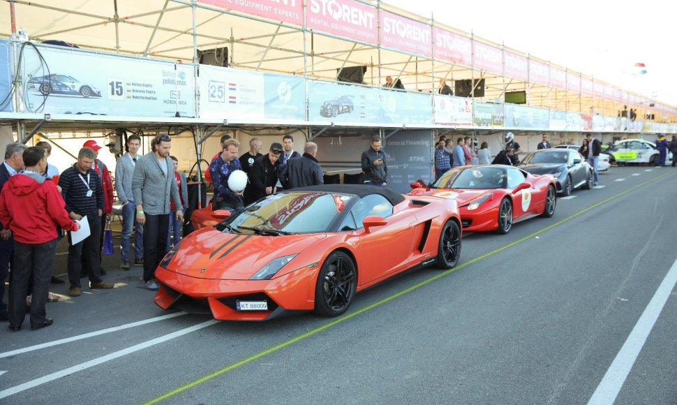 „Ferrari“ ir „Lamborghini“ nuotykiai Lietuvoje