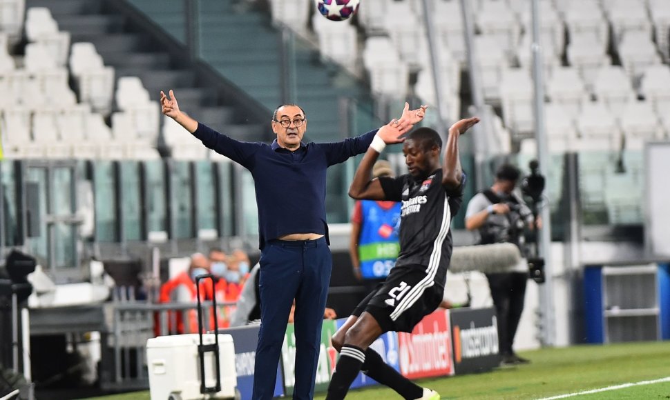 Maurizio Sarri treniruojamo Turino „Juventus“ žygį Čempionų lygoje sustabdė Liono „Olympique“.