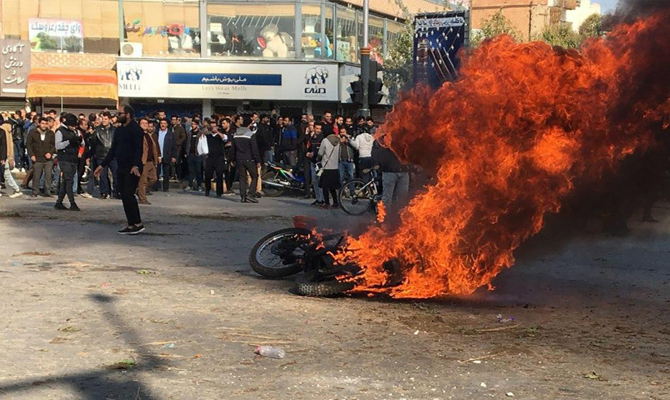 Protestai prieš degalų kainų pakėlimą Irane