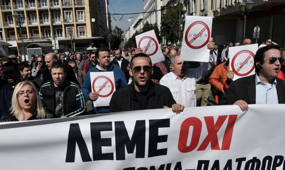 Graikijoje streikuoja geležinkelininkai ir taksistai