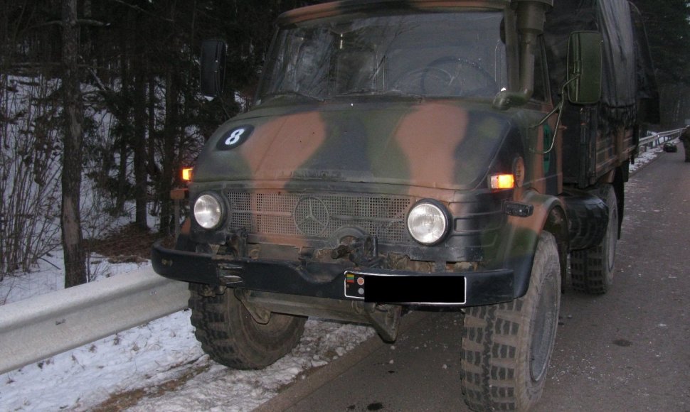 Lietuvos kariuomenės sunkvežimis