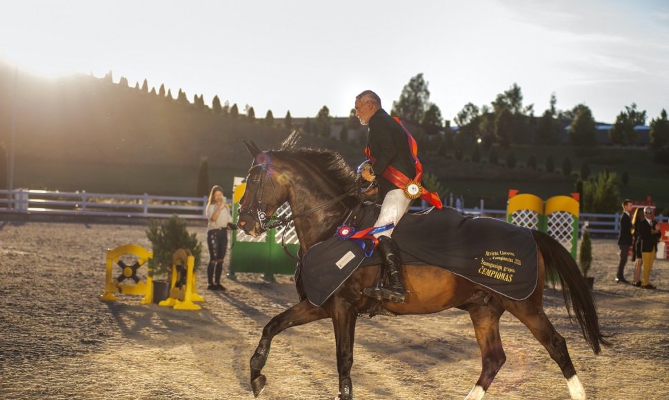 Zigmantas Šarkas ir Aster – Suaugusiųjų grupės čempionas